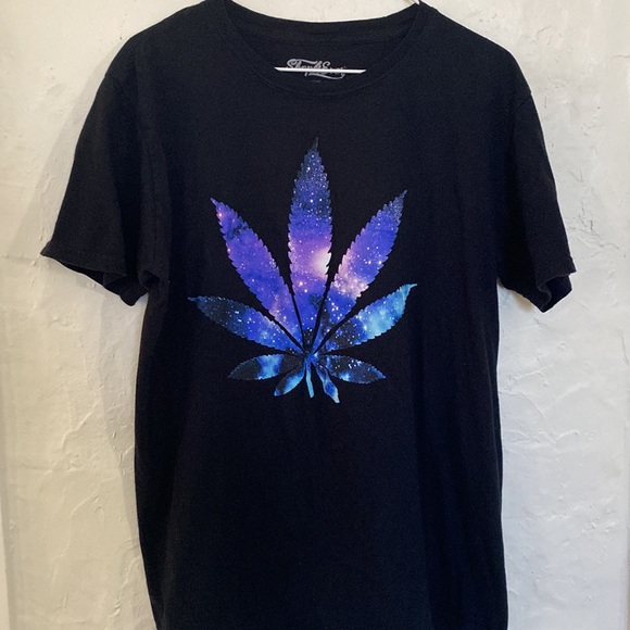 Universe Smoke tshirt - Picture 2 of 5